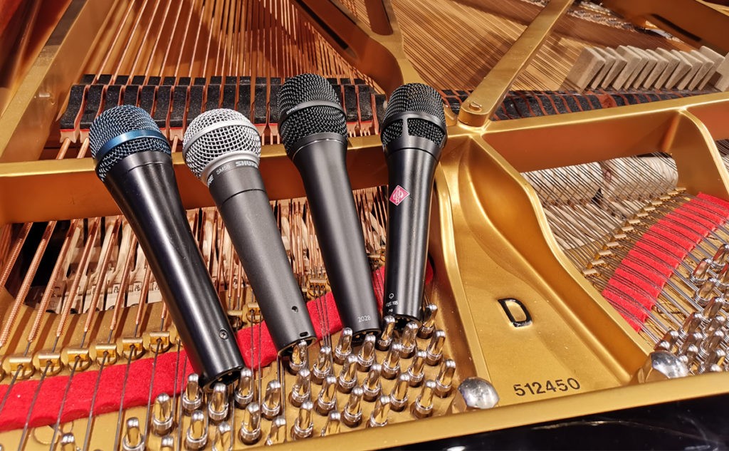 4 Mikrofone auf Klavier