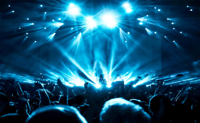 Licht und Sound brauchen viel Strom / © Shutterstock